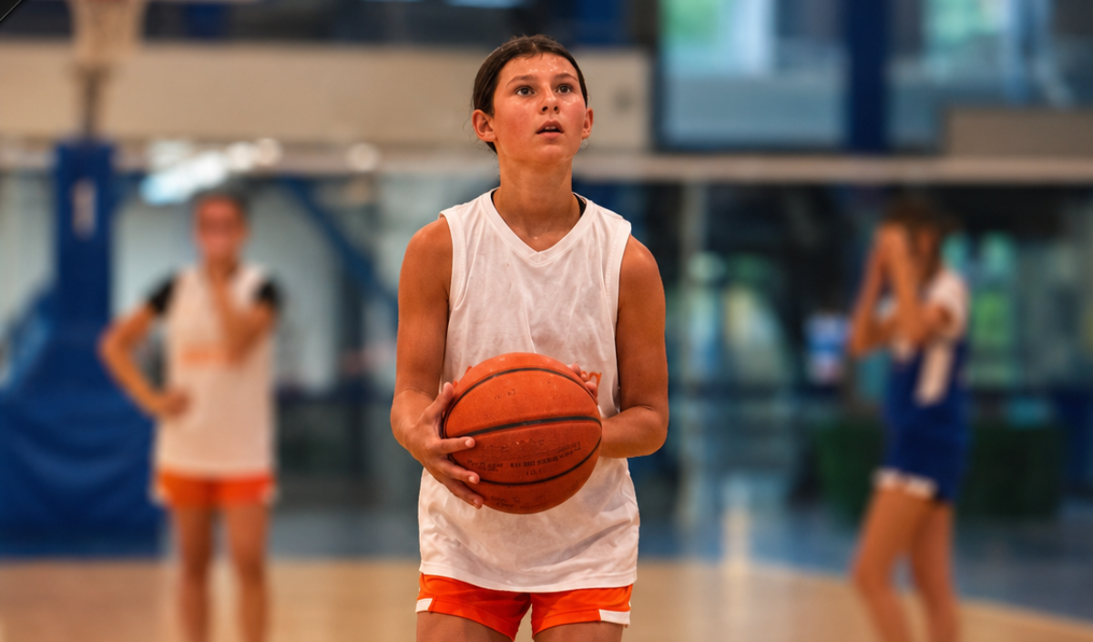 Liliana Liakos basketball shot Liliana Liakos basketball shot